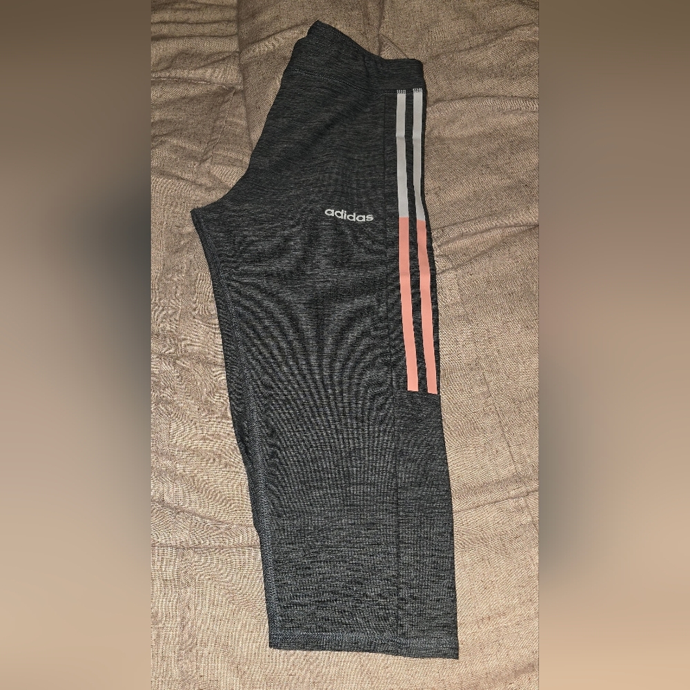 5 For 25$ Adidas Cropped Leggings